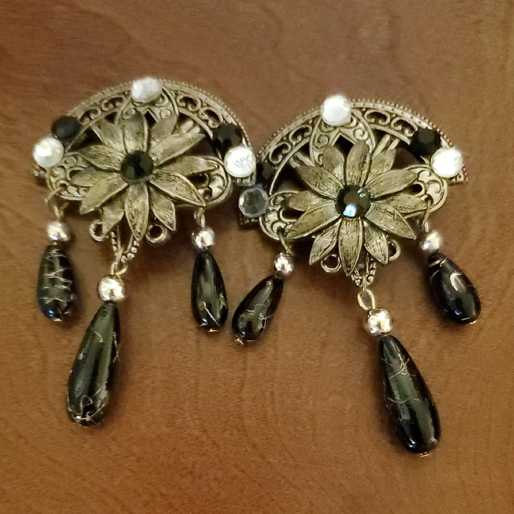 Vintage Elegant Black and Gold Dangle Clip On Earrings